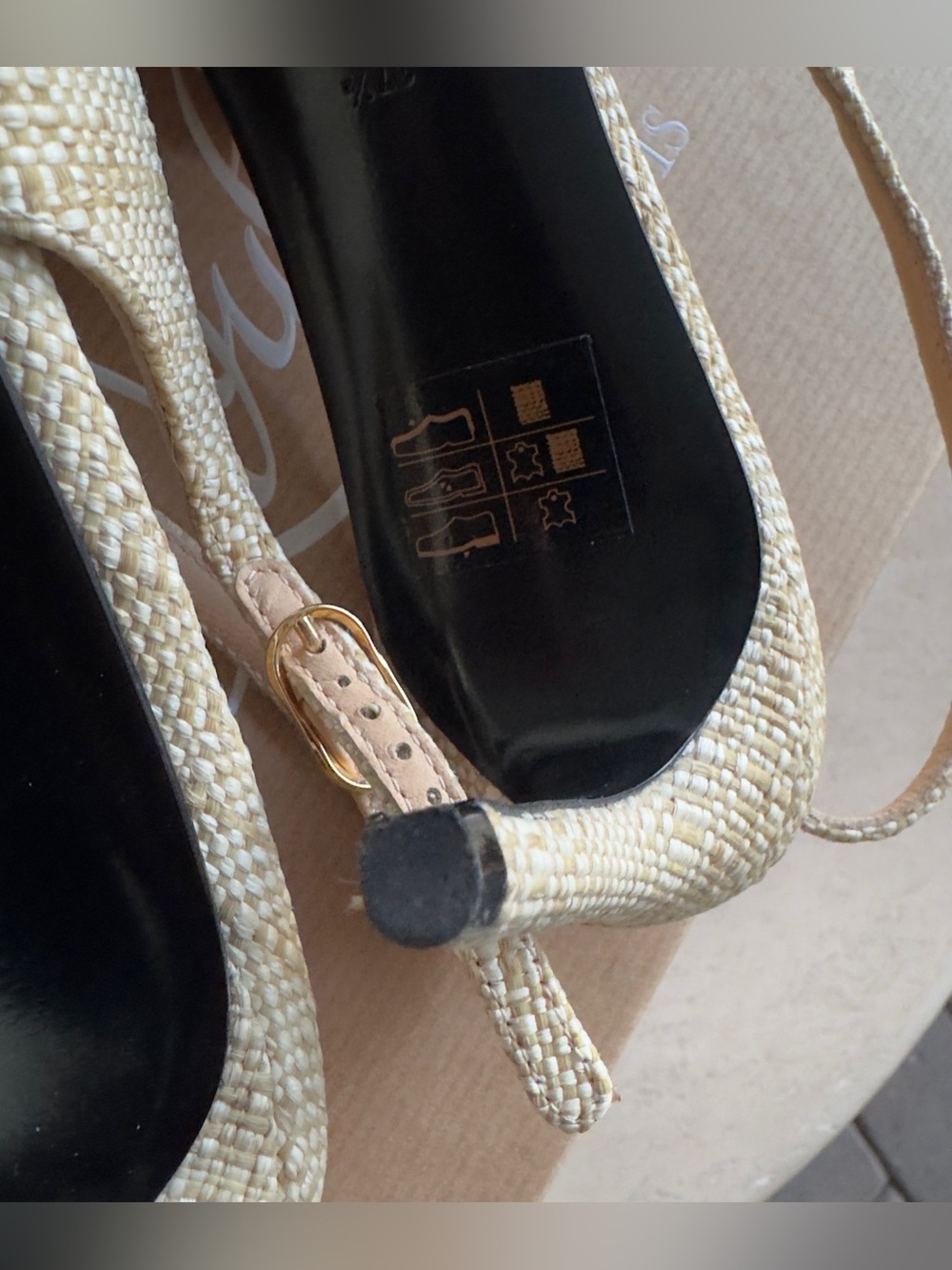 Dolce & Gabbana Textured Beige Heels with Gold Logo - Picture 2 of 7